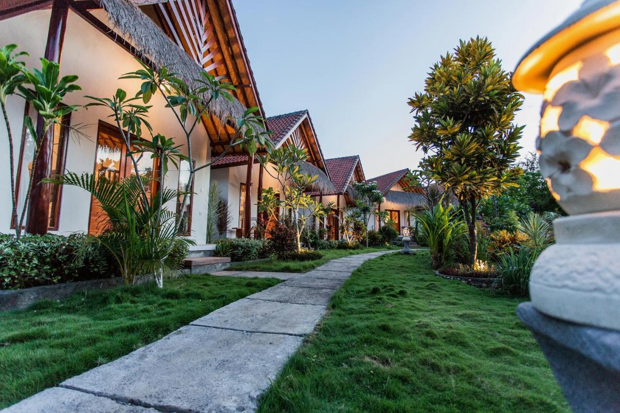 Camar Cottage & Hostel Toyapakeh Luaran gambar