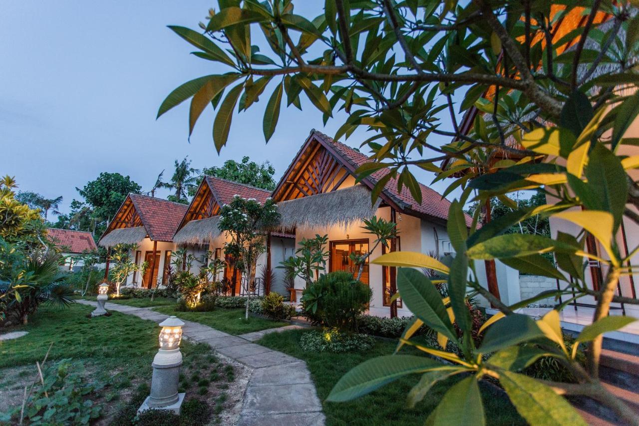 Camar Cottage & Hostel Toyapakeh Luaran gambar